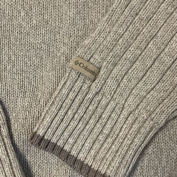 Men’s Columbia crewneck size medium 100% cotton tan color long sleeve - Picture 4 of 5